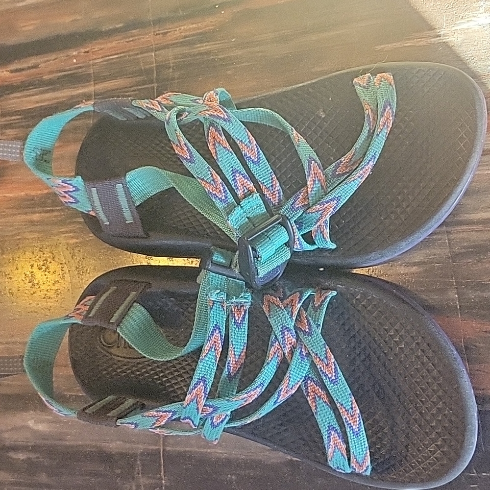 Girls Chaco Sandals, Size 3 - Picture 3 of 3